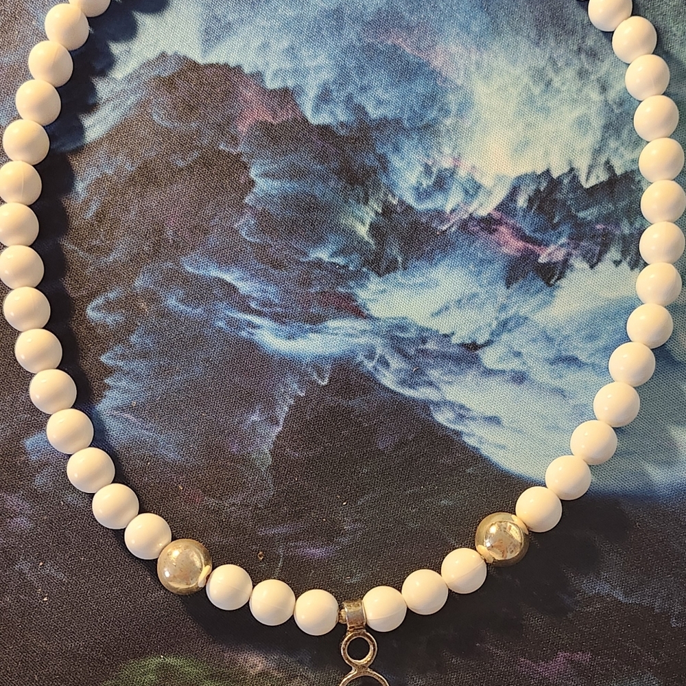 1960s LARGE MODULAR KENNETH JAY LANE CERAMIC WHITE PENDANT AND BEADS